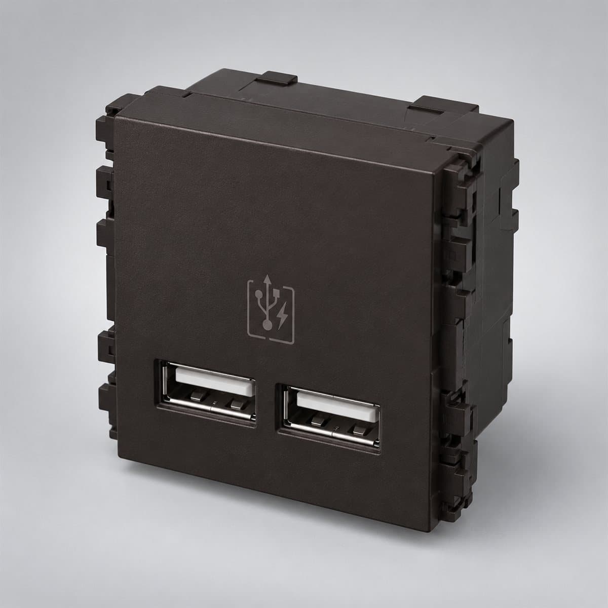 Ổ sạc USB đôi ZENcelo A Schneider chụp góc nghiêng 3/4, thấy rõ mặt và cạnh bên