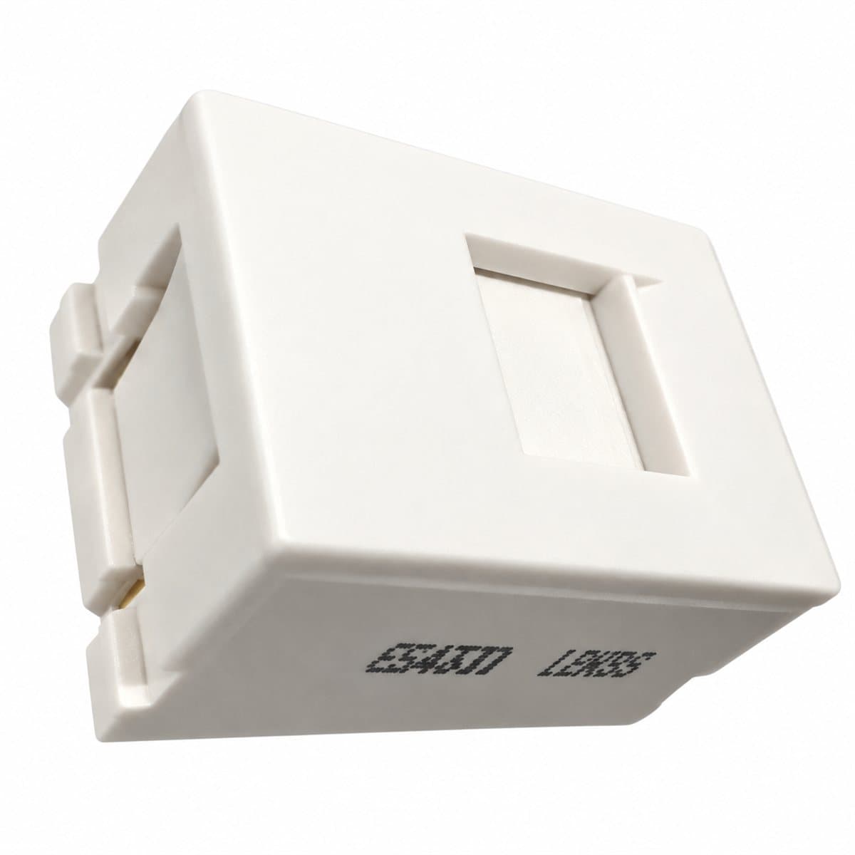 Ổ cắm mạng cat6, 1 mô-đun Rivia Legrand trên nền trắng, ảnh sản phẩm chính diện