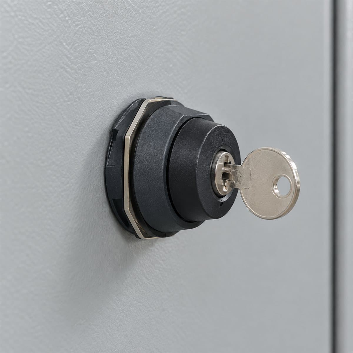 Công tắc chìa khoá Ronis 455 Harmony XB7 Ø22 Schneider đã lắp đặt trong nhà