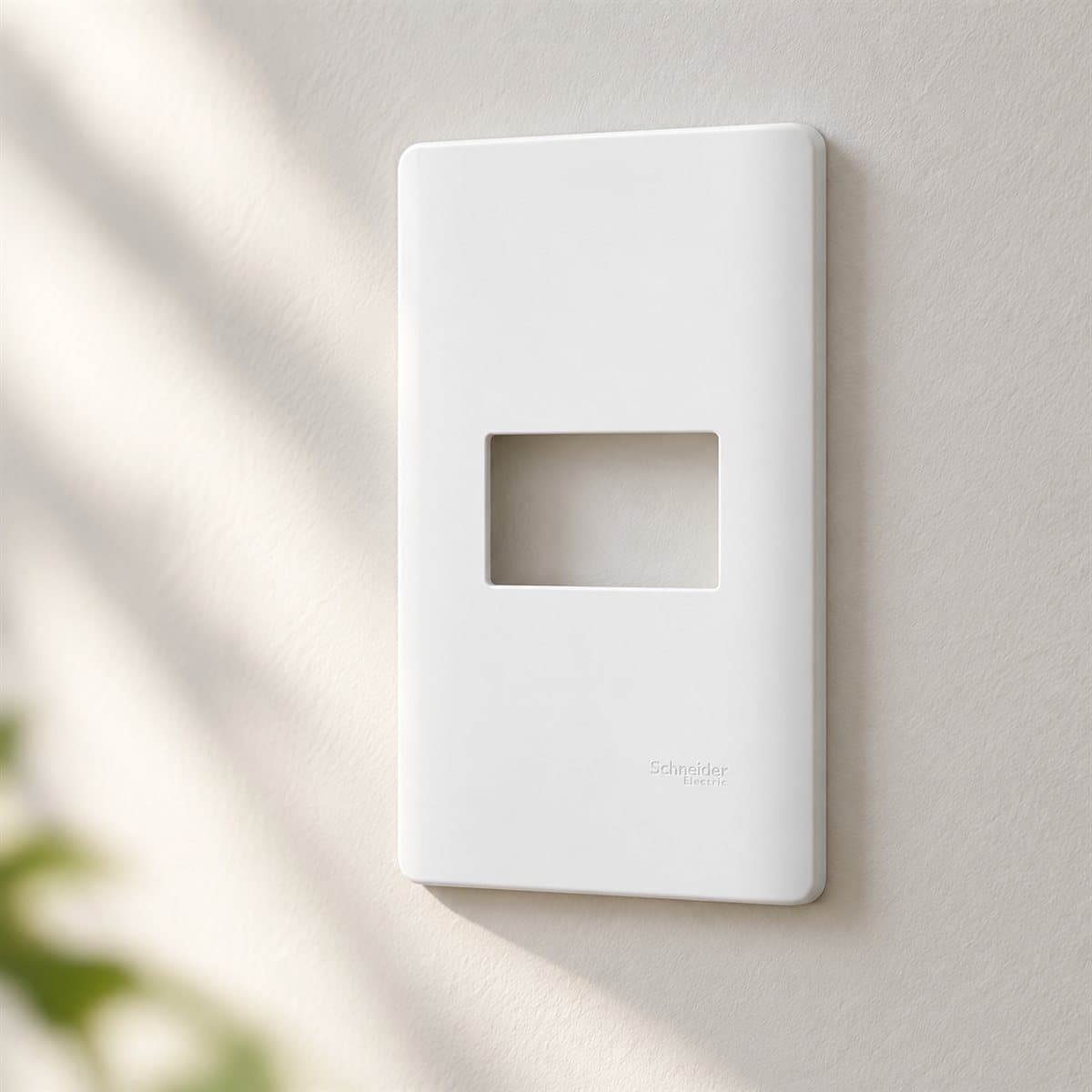 Mặt cho 1 thiết bị ZENcelo A size S Schneider đã lắp đặt trong nhà