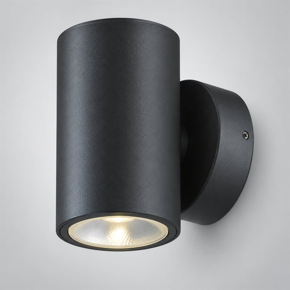 Đèn gắn tường ngoài trời LED NBL2233 Panasonic chụp góc nghiêng 3/4, thấy rõ thân và cạnh bên