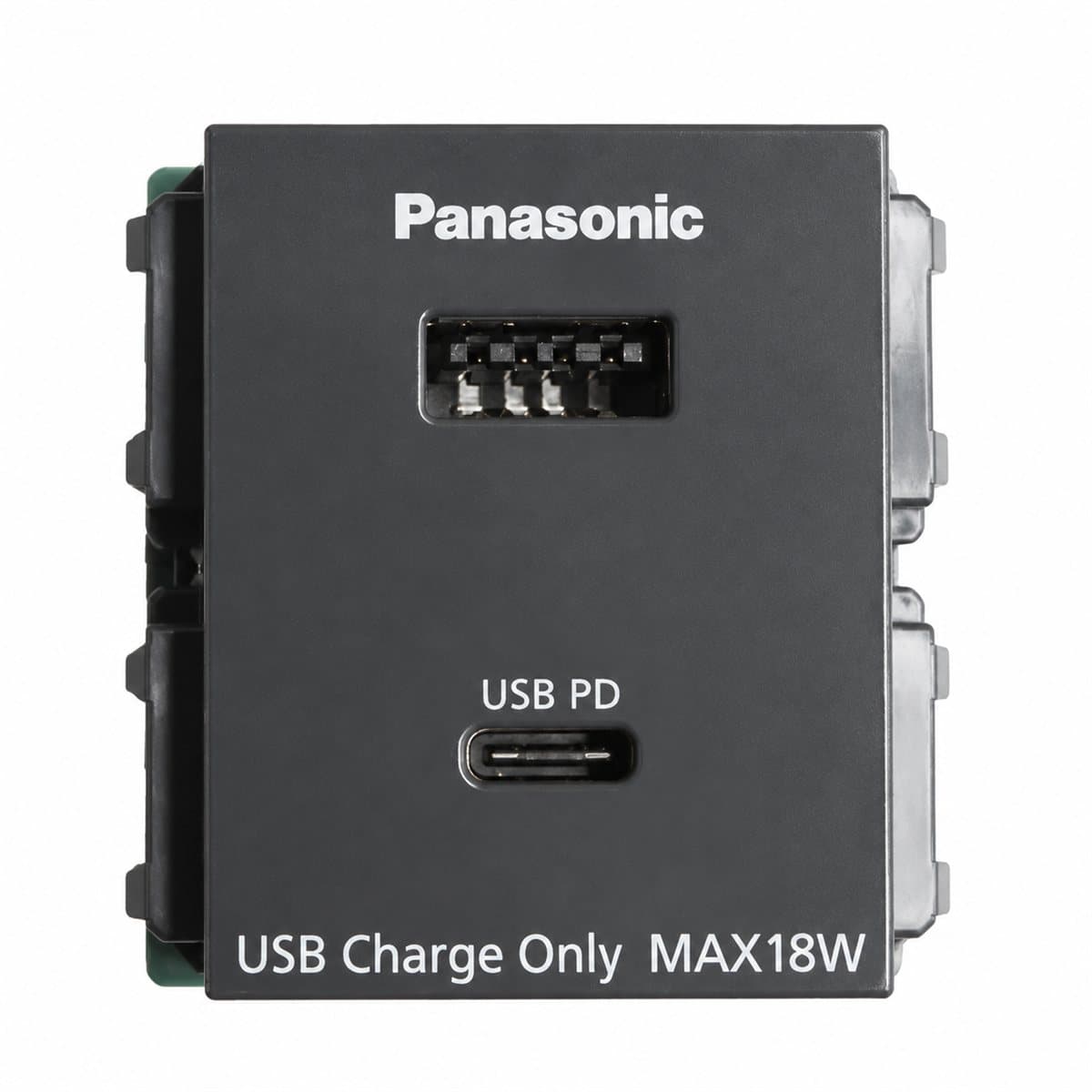 Ổ cắm USB 2 cổng type A-C Full Color Wide Panasonic trên nền trắng, ảnh sản phẩm chính diện