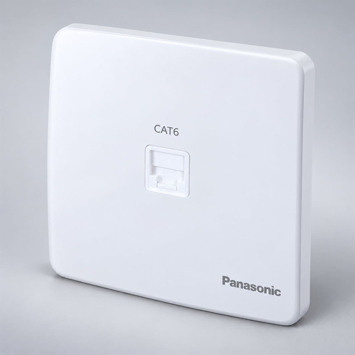 Ổ Cắm Minerva Panasonic chụp góc nghiêng 3/4, thấy rõ mặt và cạnh bên