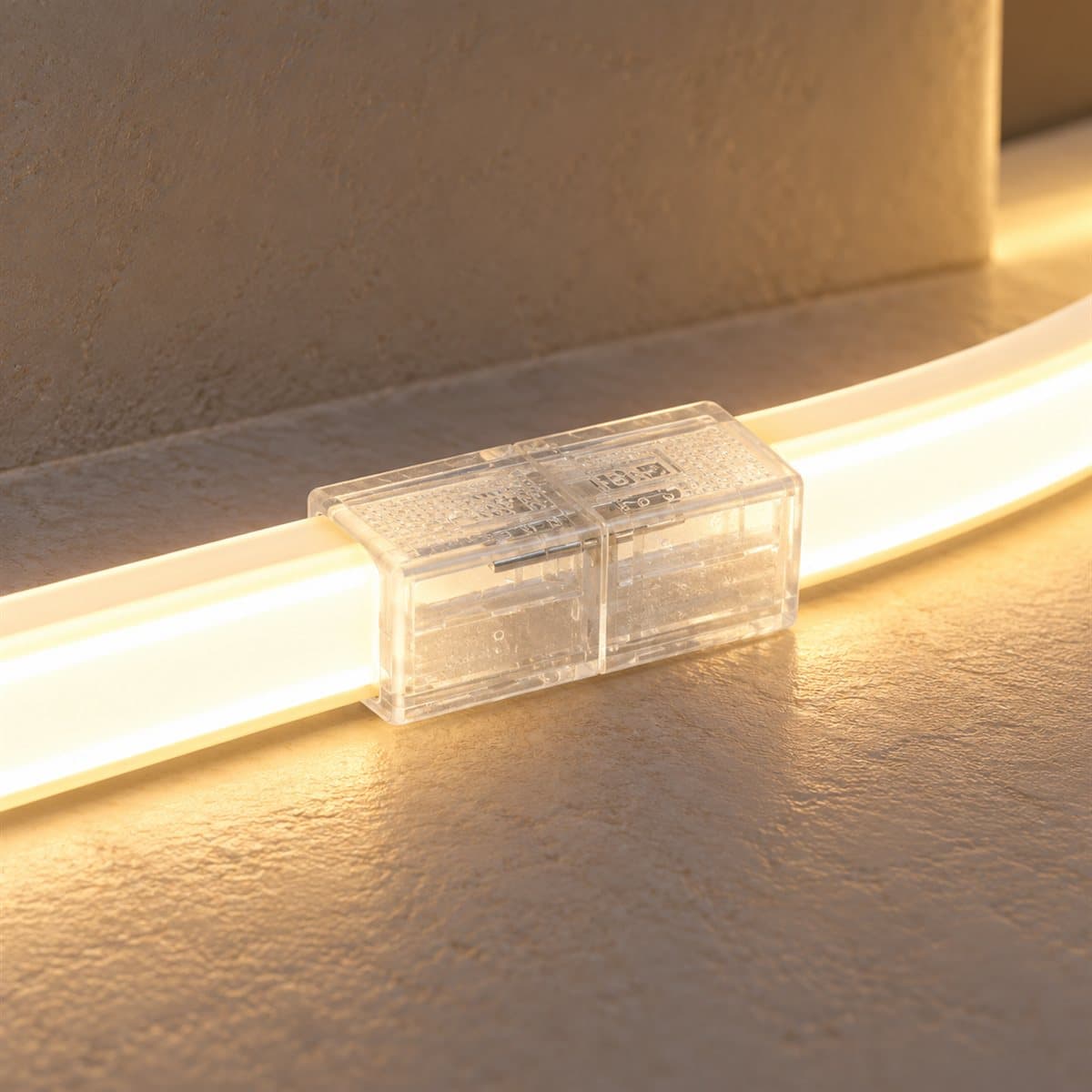 Khớp nối giữa LED dây neon DC24V Panasonic đã lắp đặt, đang chiếu sáng