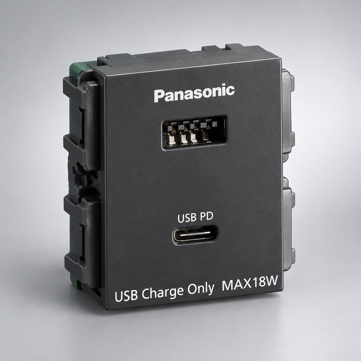 Ổ cắm USB 2 cổng type A-C Full Color Wide Panasonic chụp góc nghiêng 3/4, thấy rõ mặt và cạnh bên