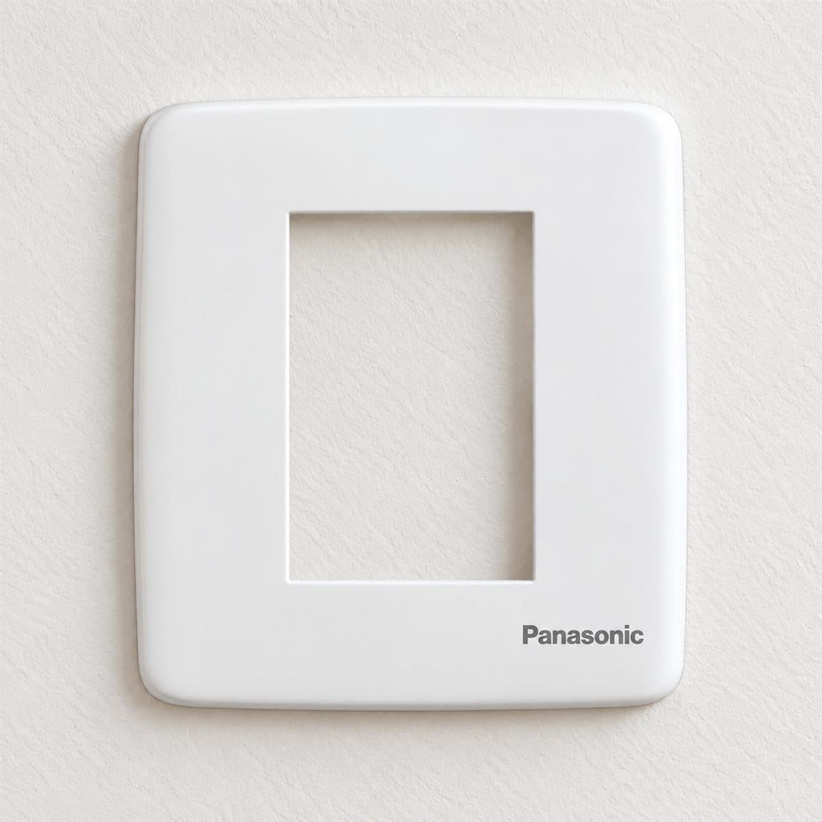 Mặt vuông dùng cho 2 thiết bị/ ổ đơn 3 chấu Minerva Panasonic đã lắp đặt trong nhà