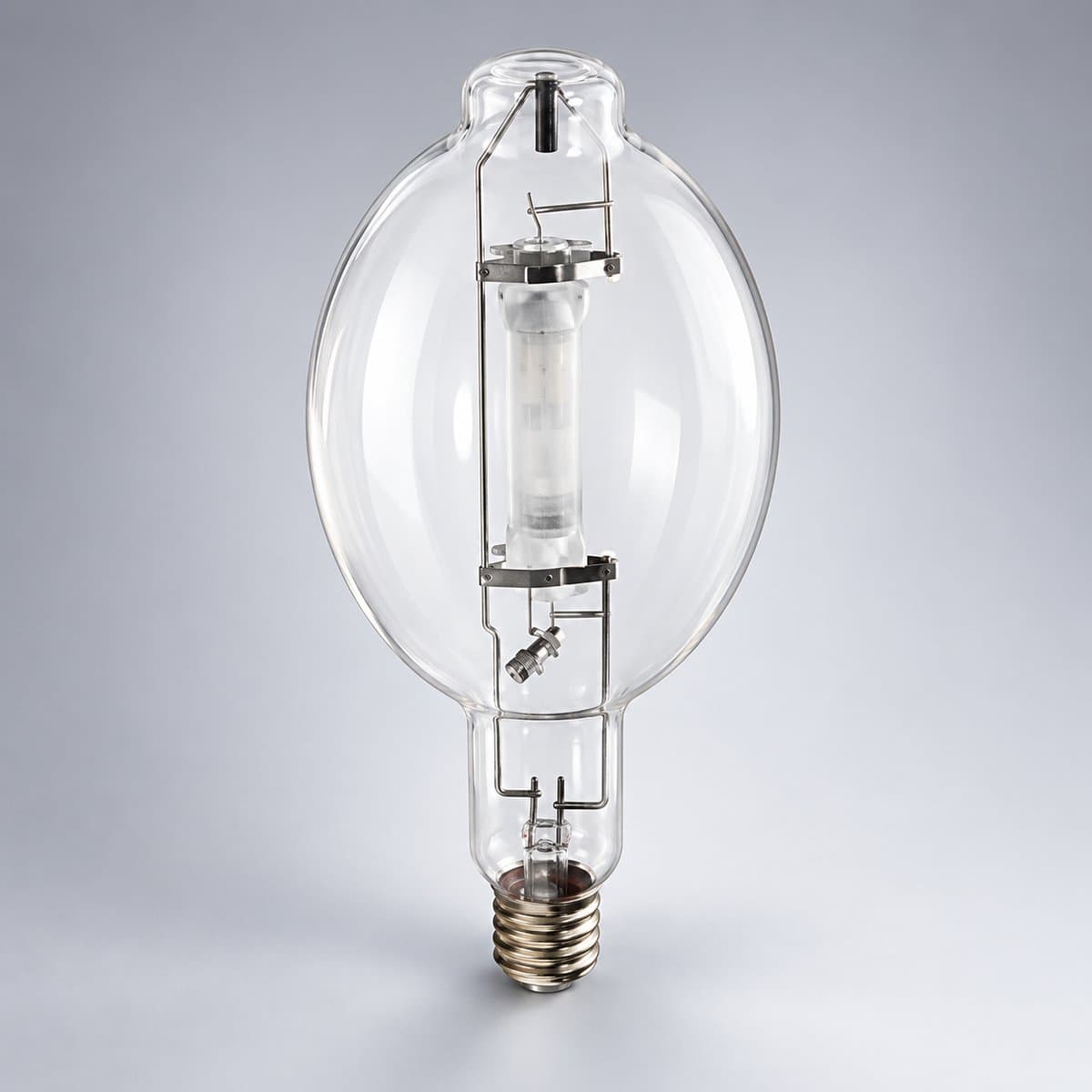 Bóng cao áp Metal Halide MH1000W Essential Philips chụp góc nghiêng 3/4, thấy rõ thân và cạnh bên