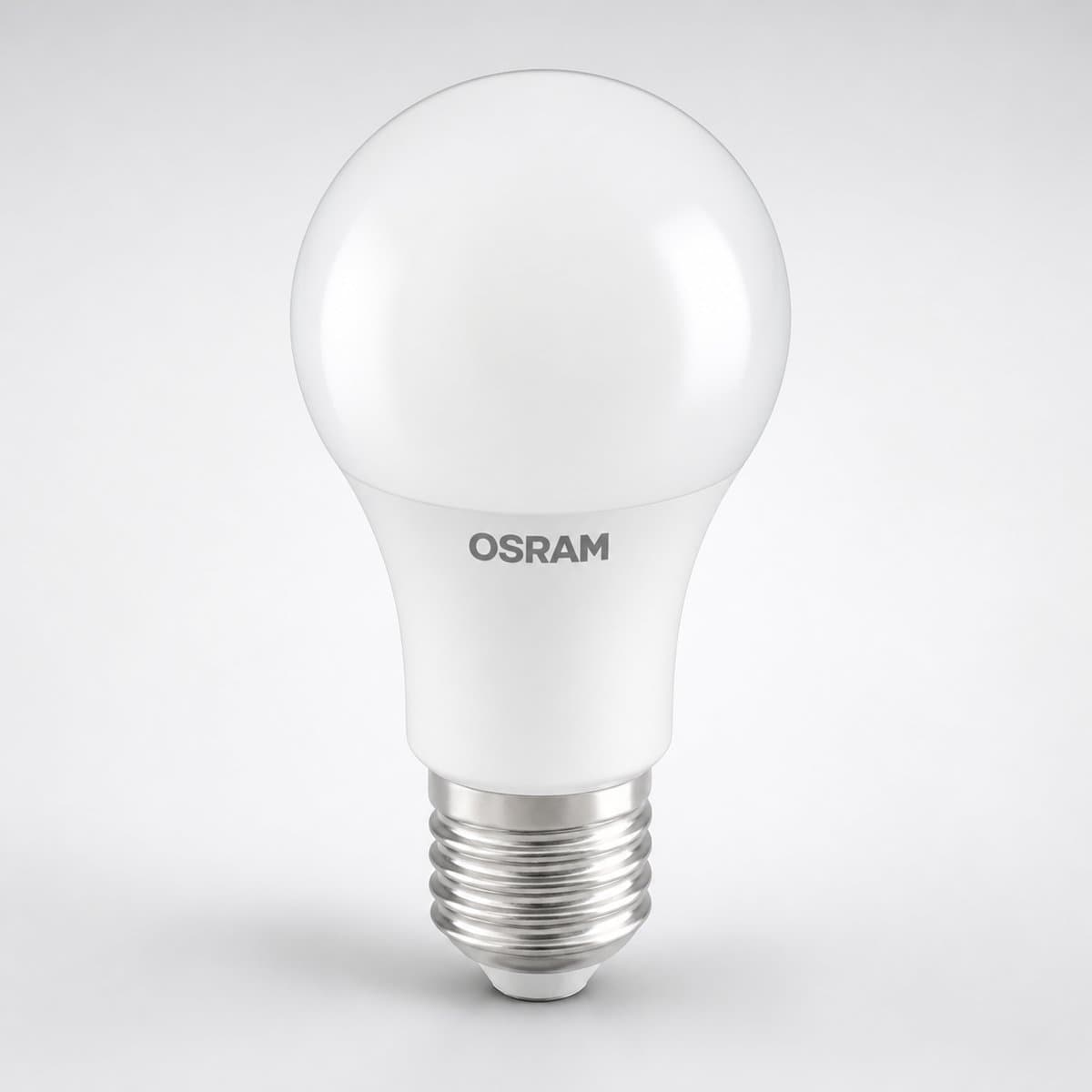 Đèn A BULB chụp góc nghiêng 3/4, thấy rõ thân và mặt bên