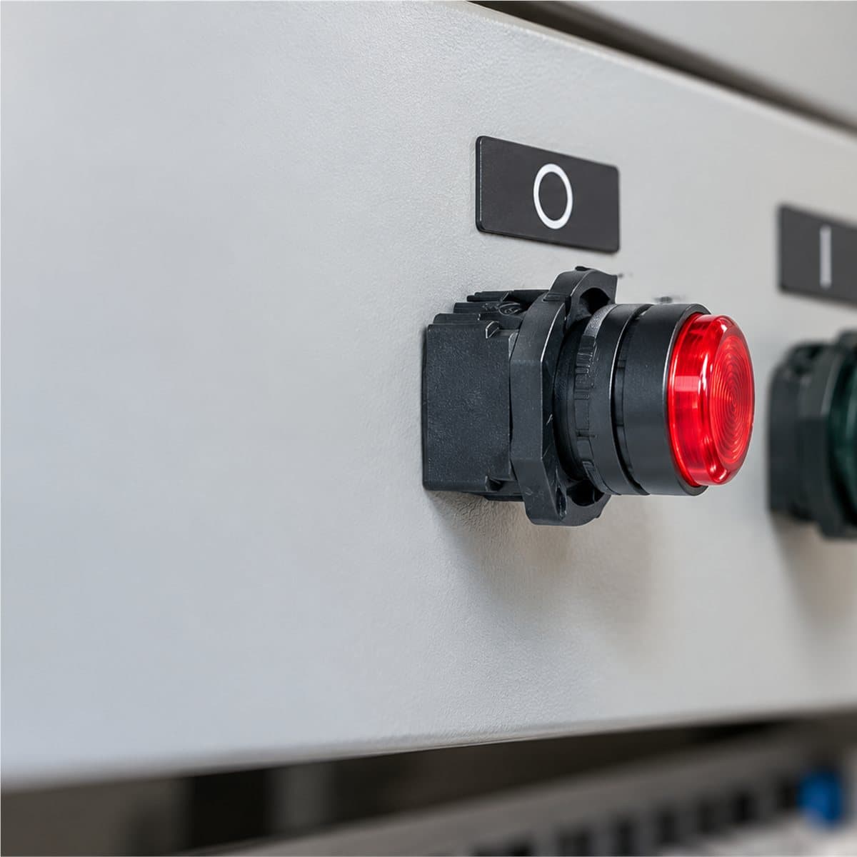 Đầu nút nhấn đèn bóng BA9s Harmony XB5 Schneider đã lắp đặt trong nhà