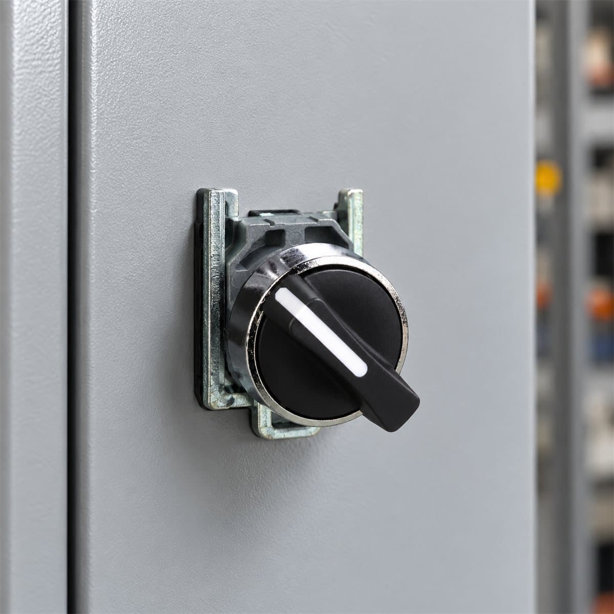 Công tắc xoay tay nắm chuẩn trọn bộ Harmony XB4 Schneider đã lắp đặt trong nhà