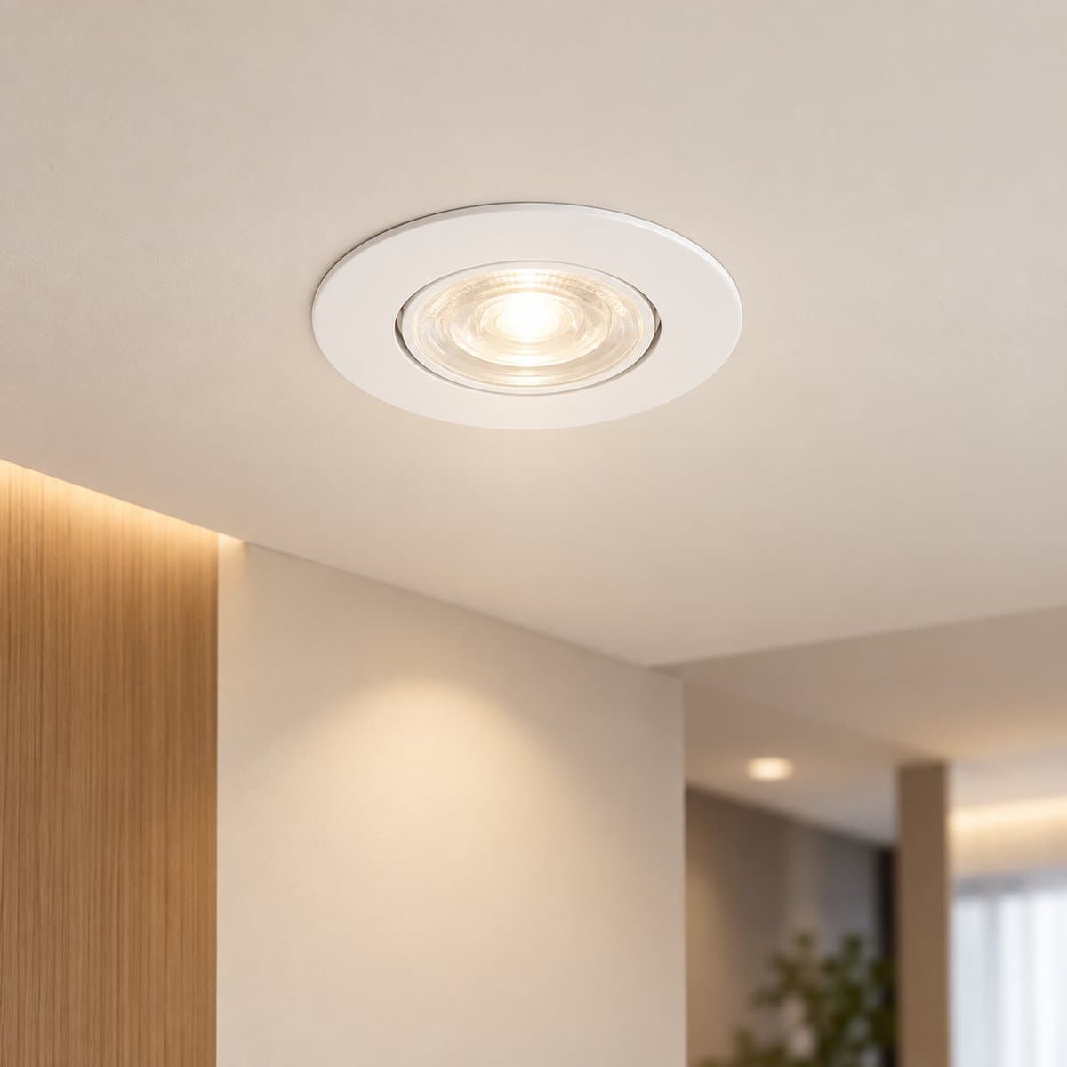 Đèn LED spotlight âm trần SL190 Philips đã lắp đặt, đang chiếu sáng