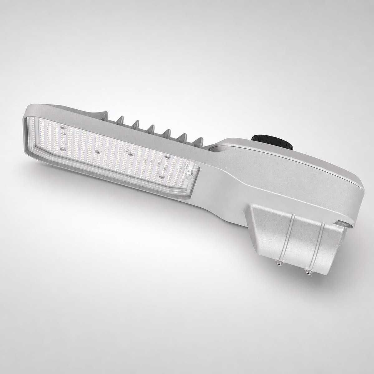 Đèn LEDENVO Streetlight Plus chụp góc nghiêng 3/4, thấy rõ thân và mặt bên