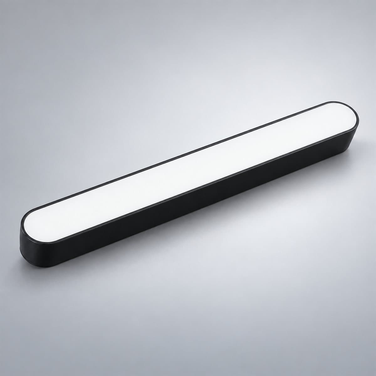 Đèn pha nam châm Panasonic chụp góc nghiêng 3/4, thấy rõ thân và cạnh bên