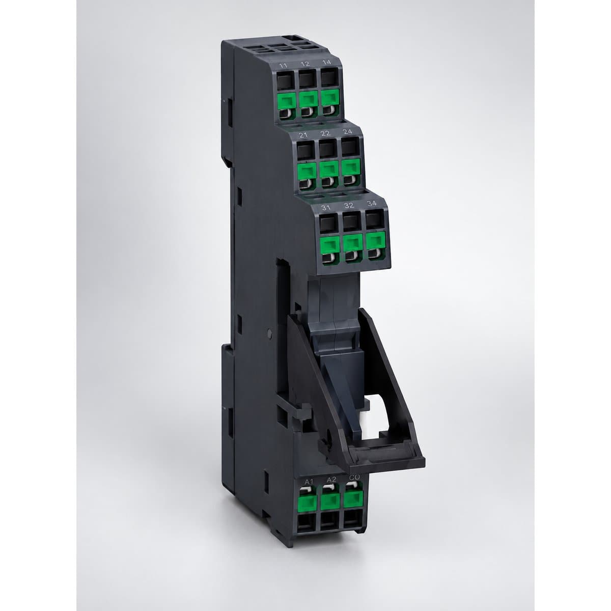 Rơ le giao tiếp Harmony RXG Schneider chụp góc nghiêng 3/4, thấy rõ mặt và cạnh bên