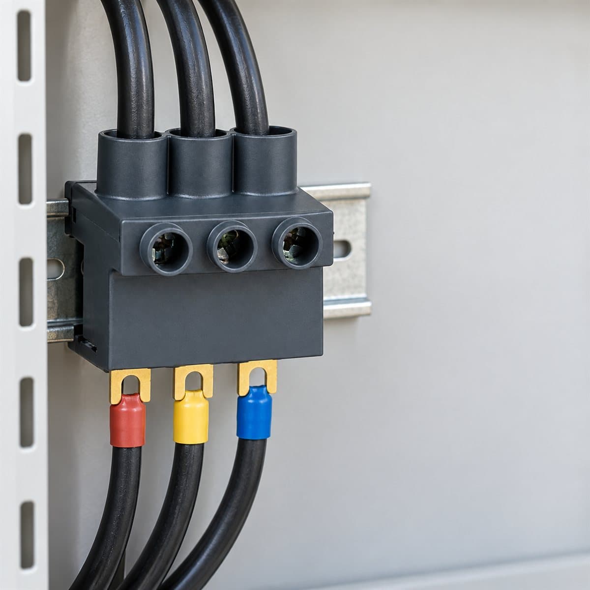 Phụ kiện TeSys GV2 GV1G09 Schneider đã lắp đặt trong nhà