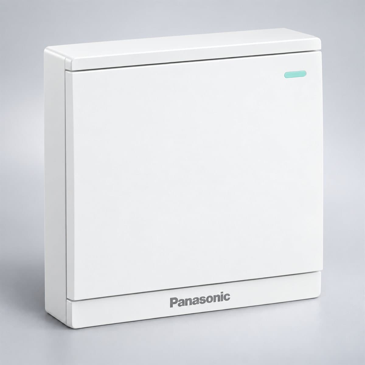 Bộ 1 công tắc C, 2 chiều, dạ quang Moderva Panasonic chụp góc nghiêng 3/4, thấy rõ mặt và cạnh bên