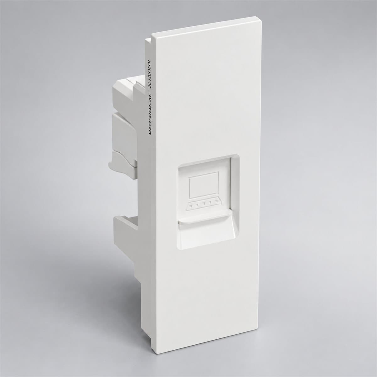 Ổ mạng RJ45 AvatarOn A Schneider chụp góc nghiêng 3/4, thấy rõ mặt và cạnh bên