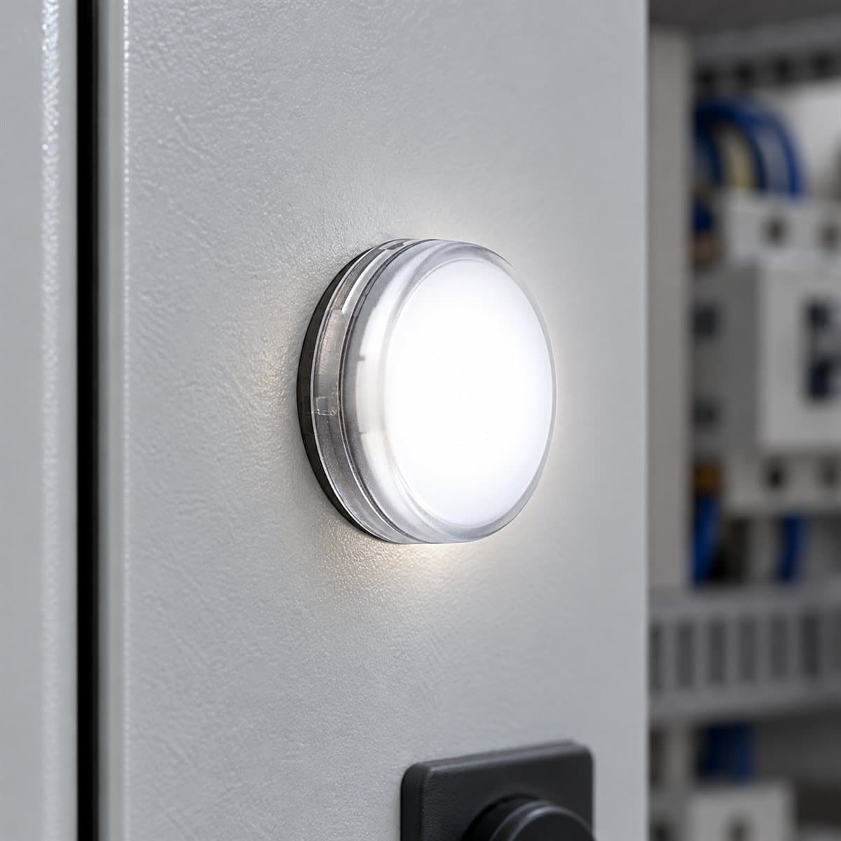Đầu đèn báo bóng BA9s Harmony XB4 Schneider đã lắp đặt trong nhà