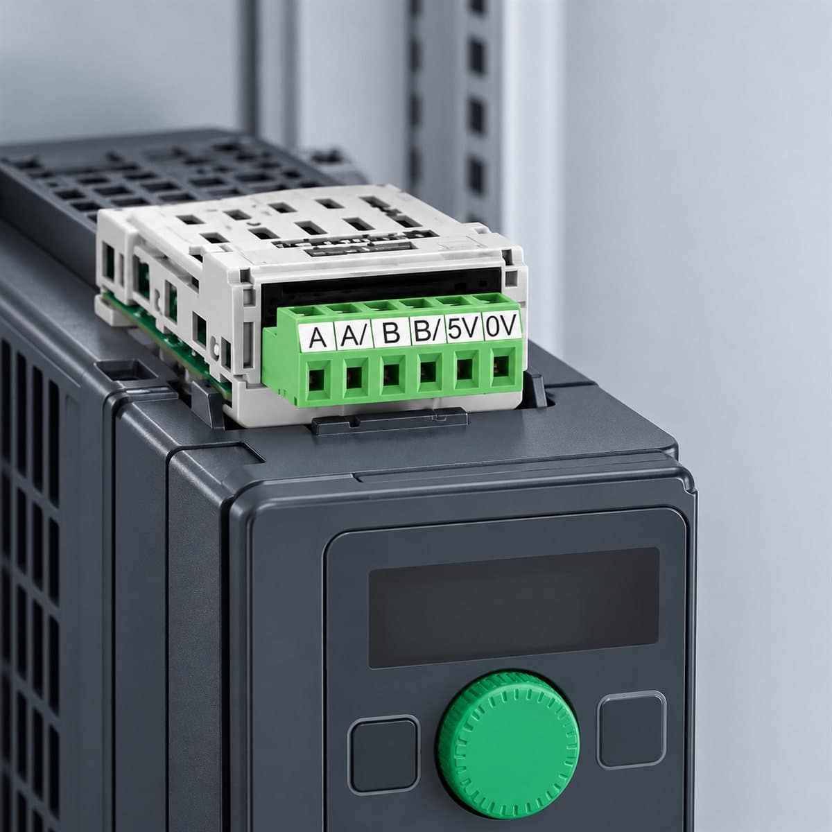 Mô-đun giám sát tốc độ cho ATV320 Schneider đã lắp đặt trong nhà