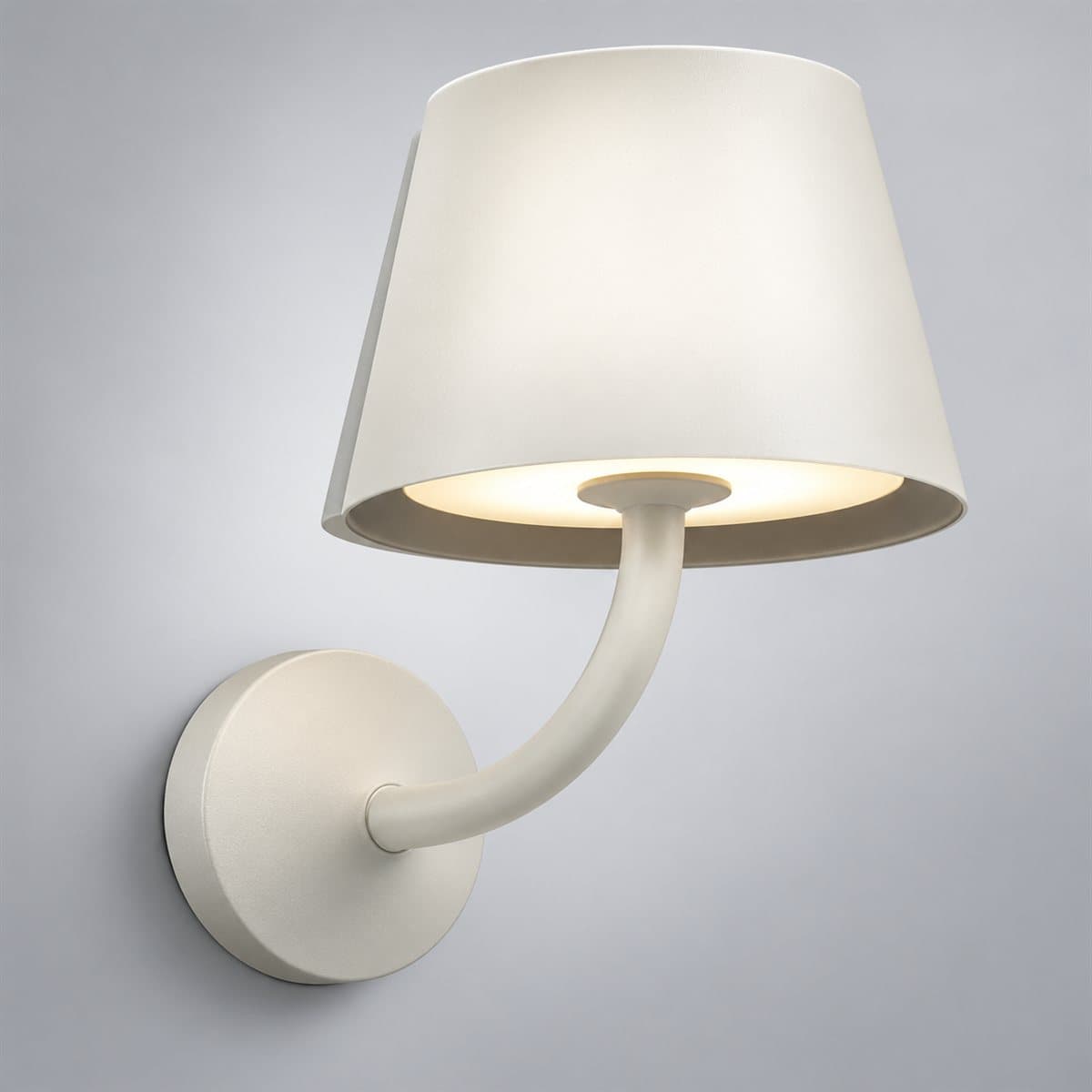 Đèn gắn tường ngoài trời LED NBL1791 Panasonic chụp góc nghiêng 3/4, thấy rõ thân và cạnh bên