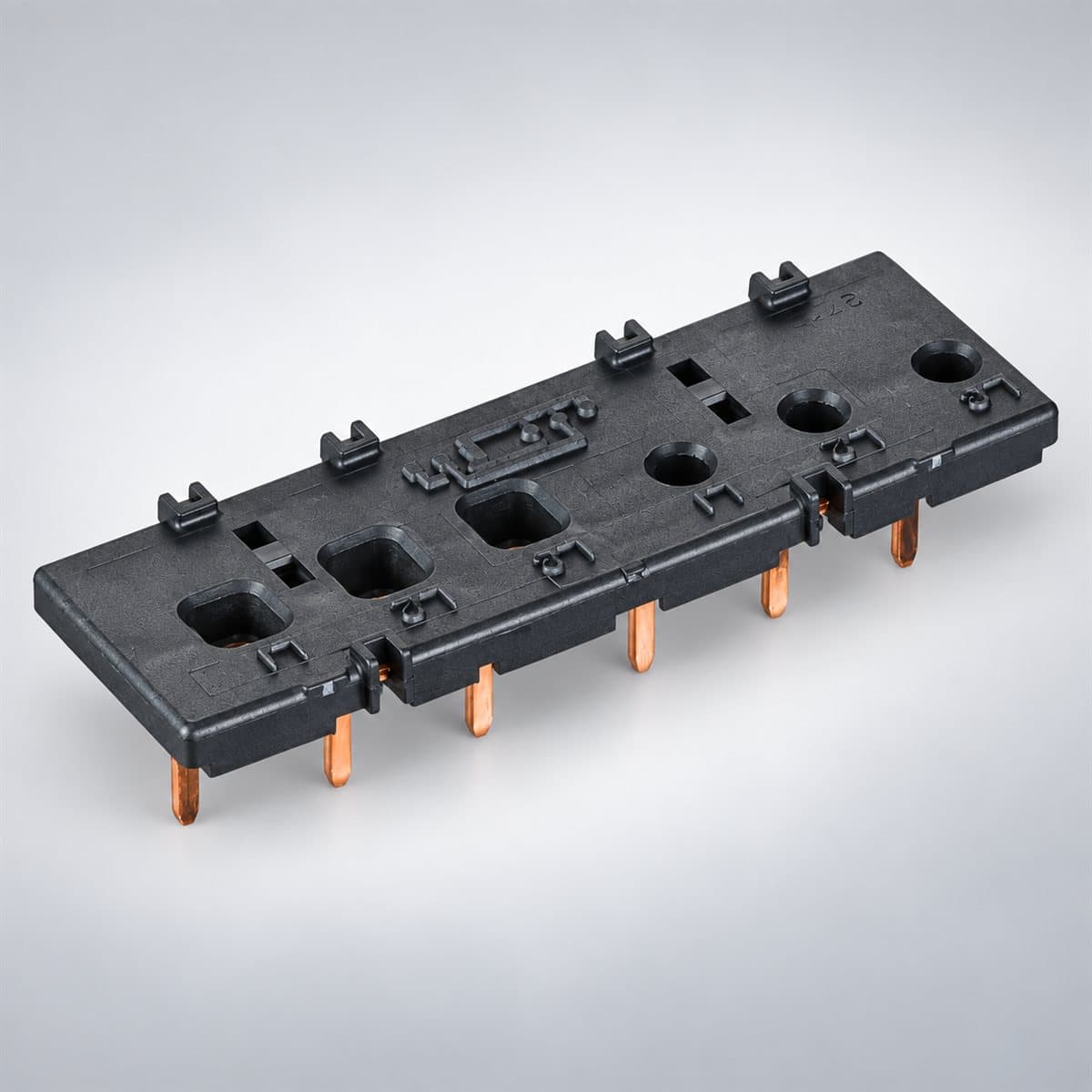 Bộ nối mạch lực đảo chiều TeSys LC1D Schneider chụp góc nghiêng 3/4, thấy rõ mặt và cạnh bên