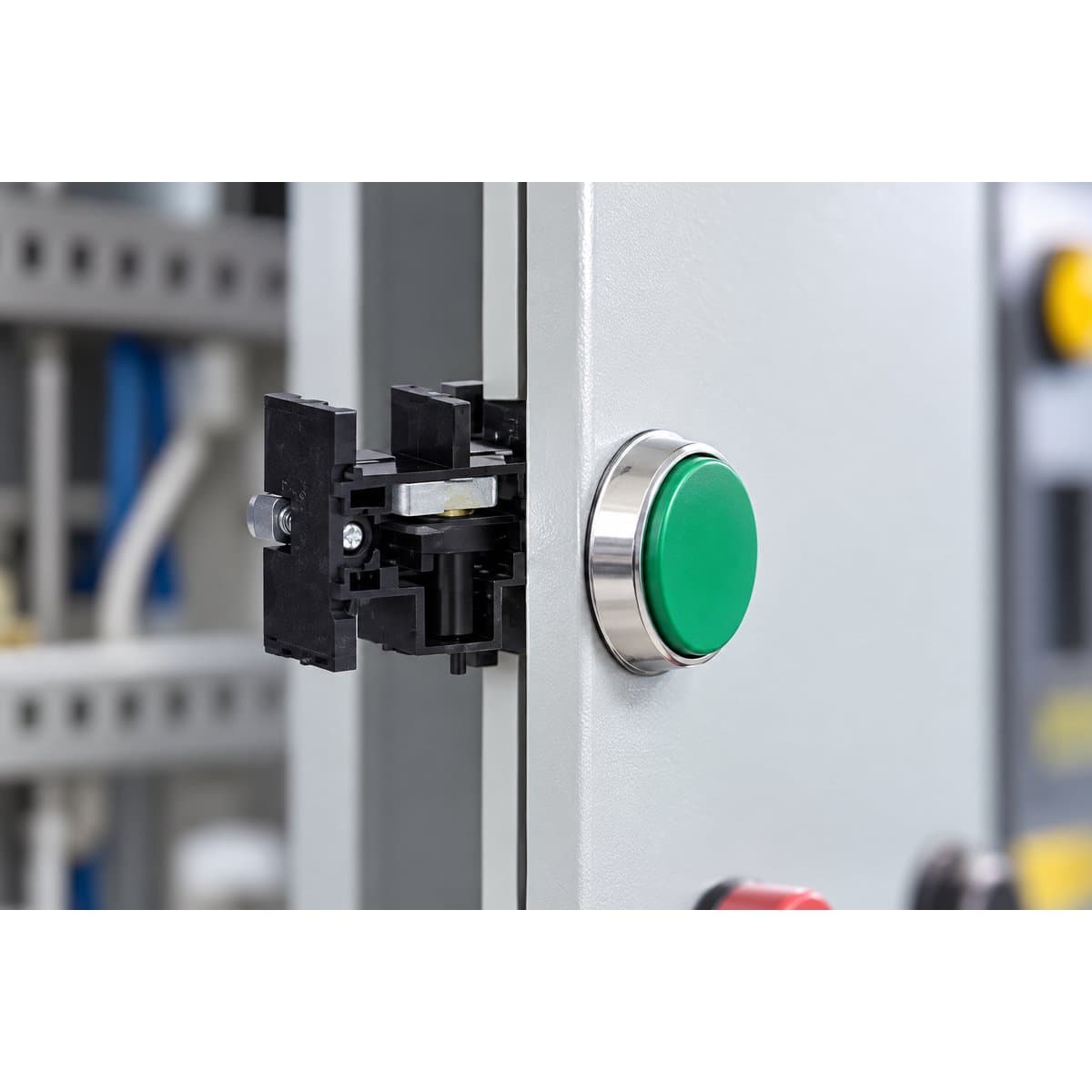 Phụ kiện nút nhấn Easy Harmony XB2 Schneider đã lắp đặt trong nhà