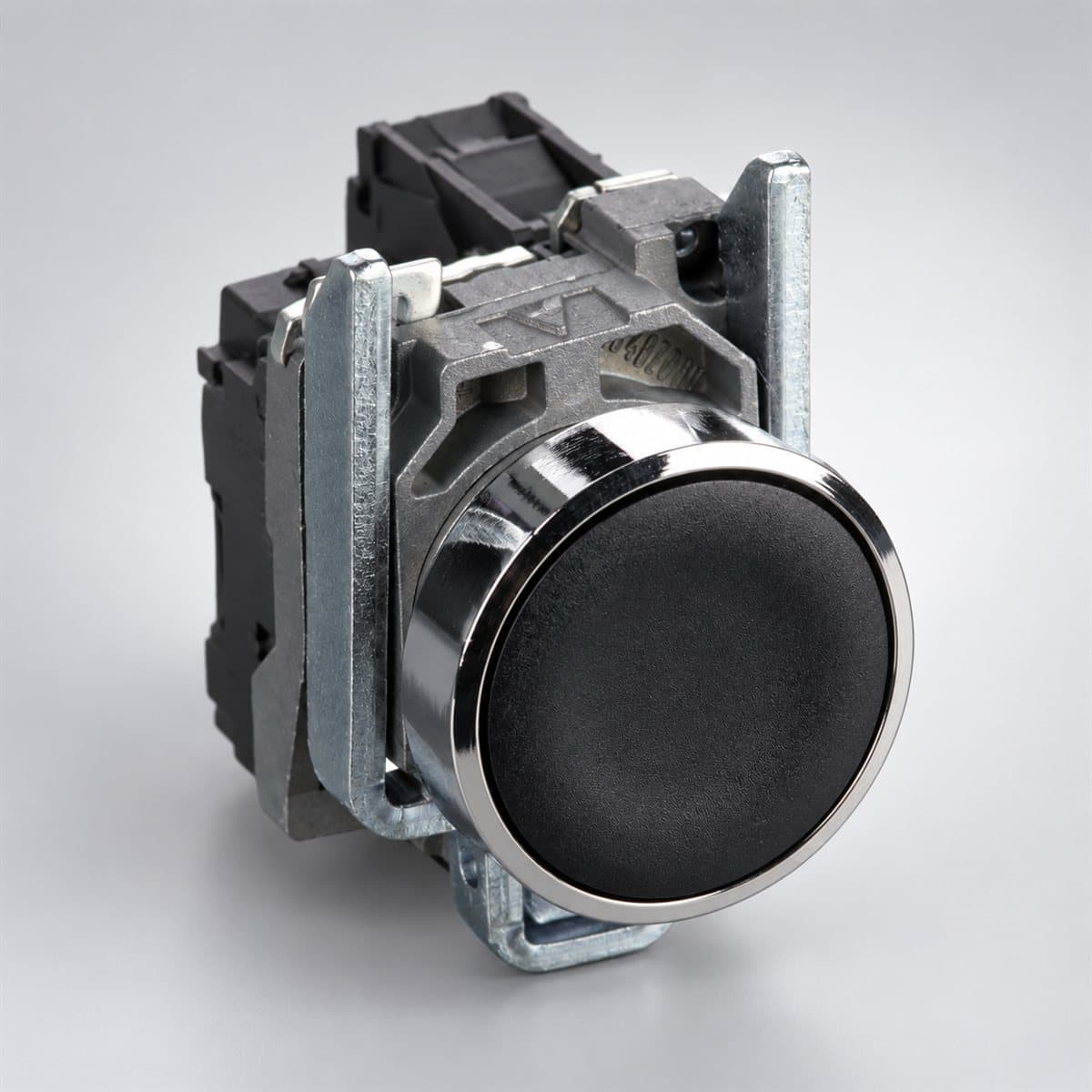 Nút nhấn phẳng trọn bộ Harmony XB4 Schneider chụp góc nghiêng 3/4, thấy rõ mặt và cạnh bên