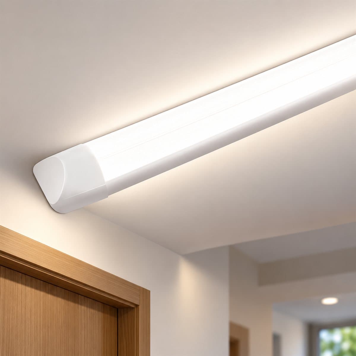 Đèn bán nguyệt ECO Panasonic đã lắp đặt, đang chiếu sáng