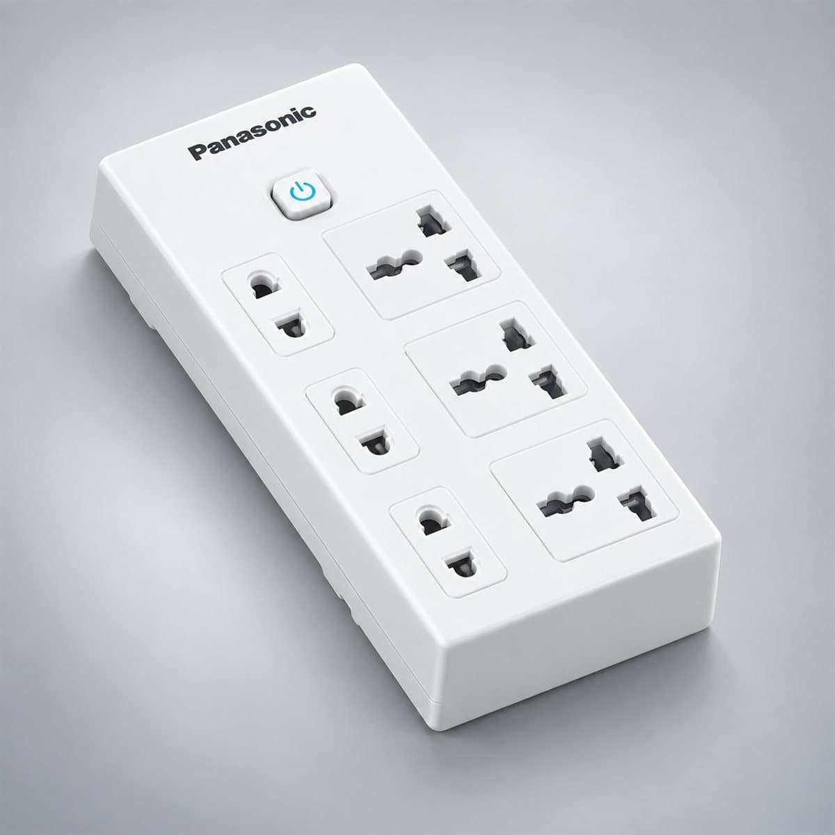 Ổ cắm có dây 3 ổ đa năng + 3 ổ 2 chấu + 1 công tắc Panasonic chụp góc nghiêng 3/4, thấy rõ mặt và cạnh bên