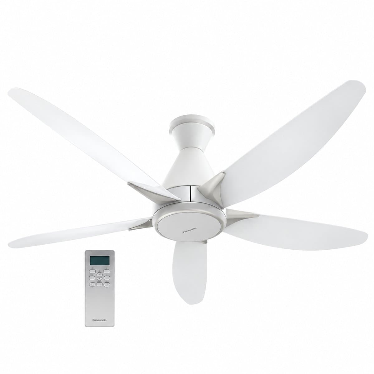 Quạt trần Panasonic trên nền trắng, ảnh sản phẩm chính diện