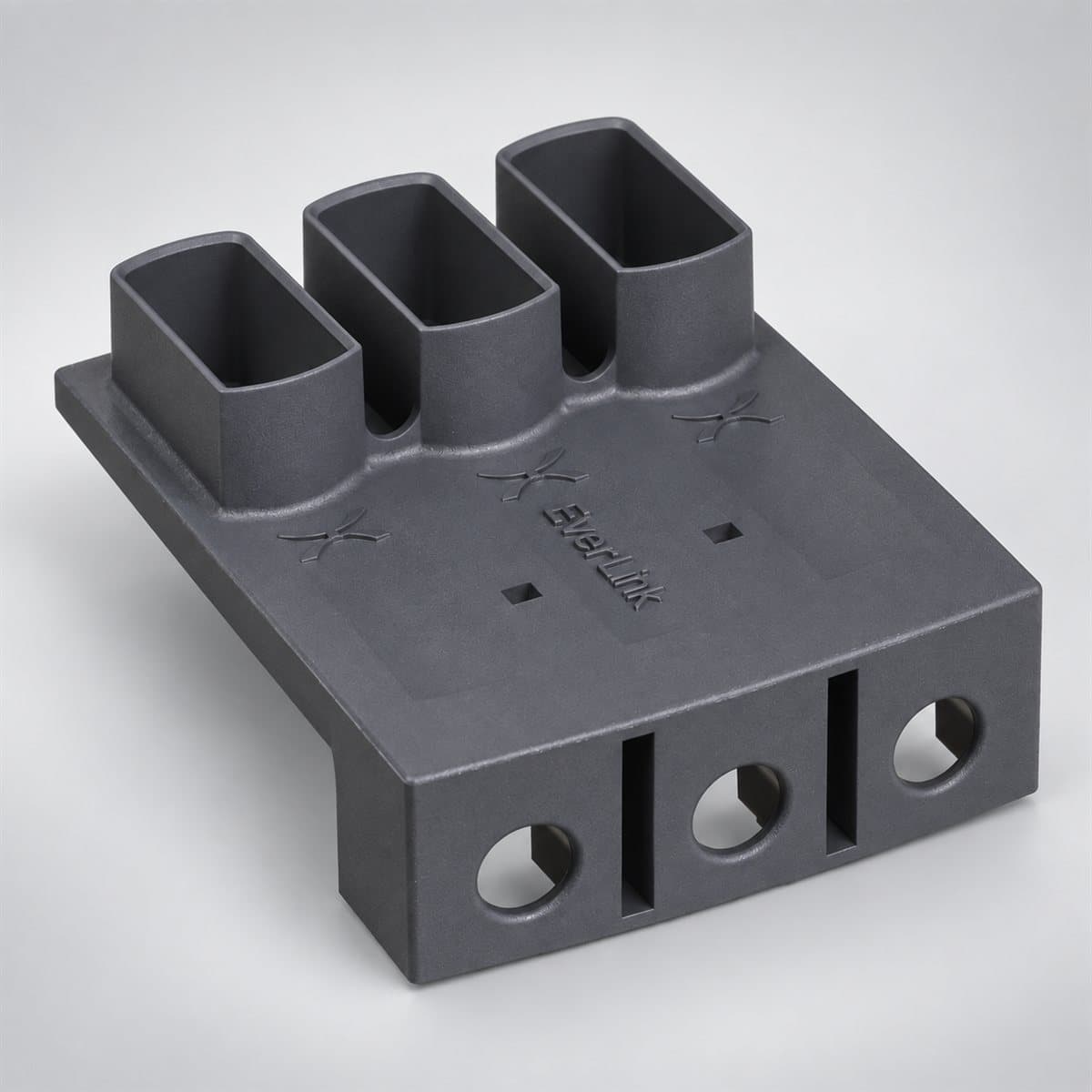 Nắp che Large spacing cho TeSys GV3P Schneider chụp góc nghiêng 3/4, thấy rõ mặt và cạnh bên