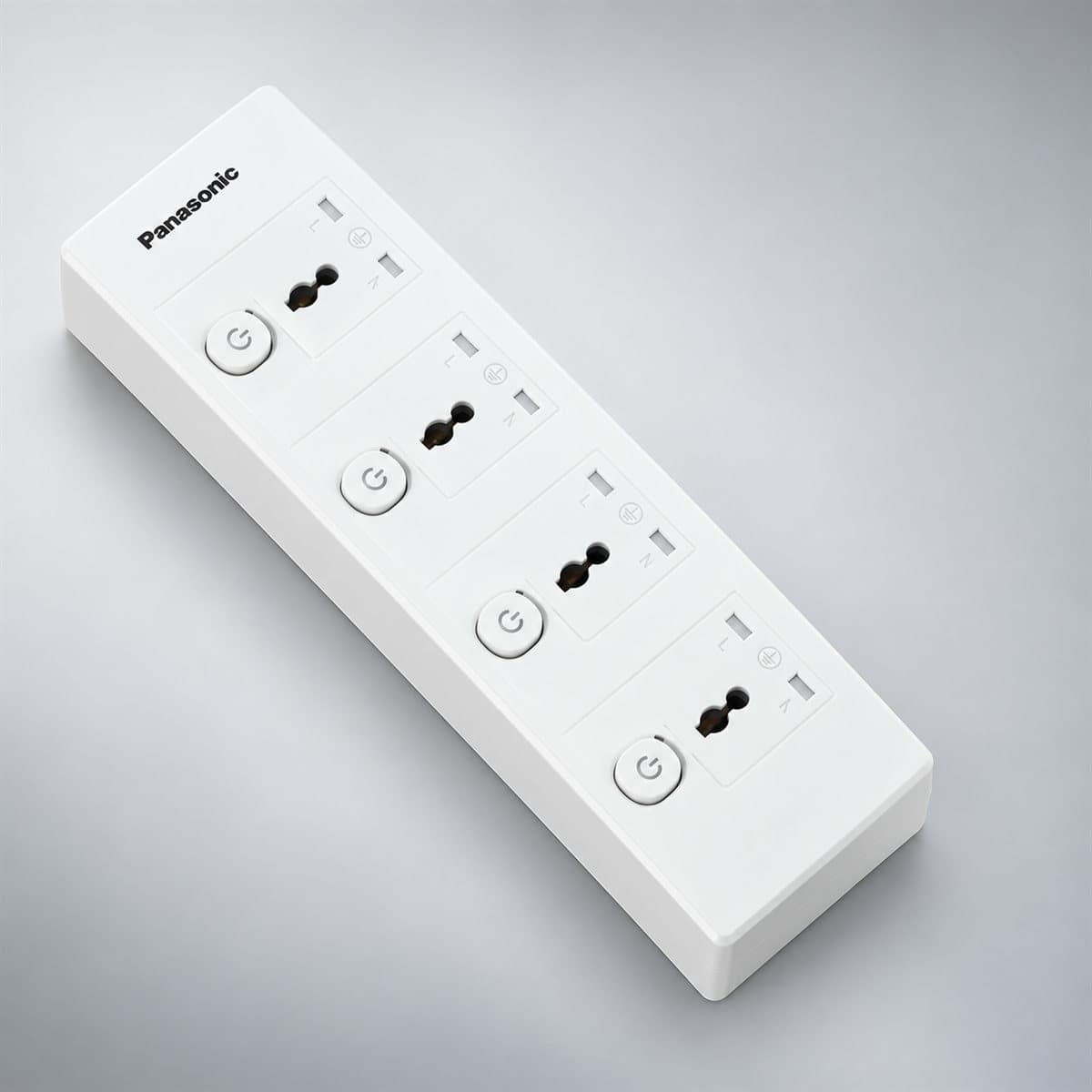 Ổ cắm có dây 4 ổ đa năng + 4 công tắc Panasonic chụp góc nghiêng 3/4, thấy rõ mặt và cạnh bên