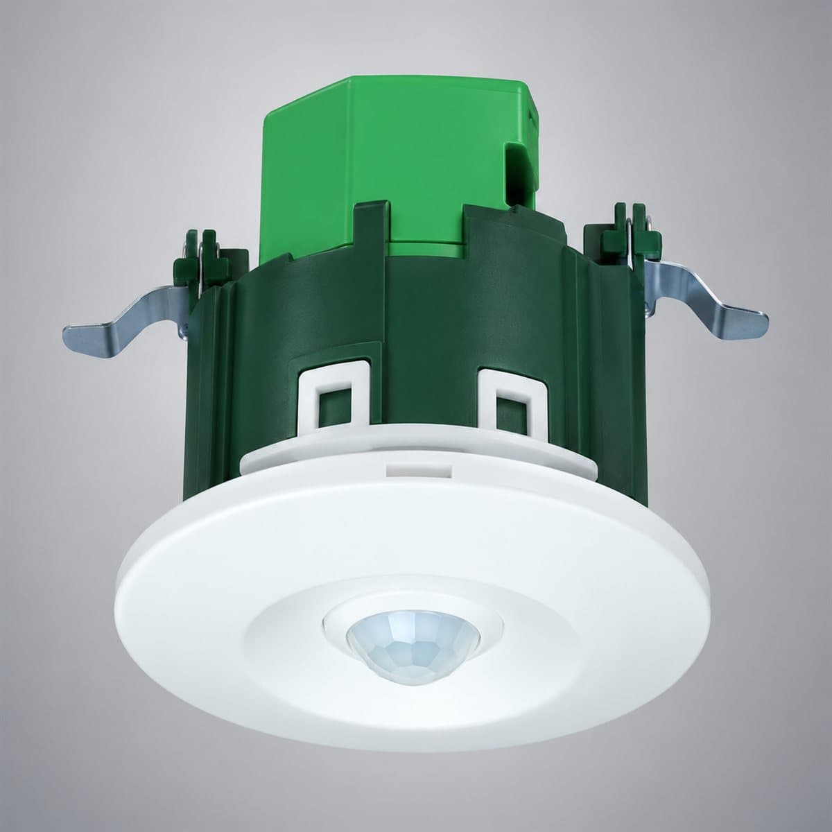 Sensor chính - Loại âm trần Panasonic chụp góc nghiêng 3/4, thấy rõ mặt và cạnh bên