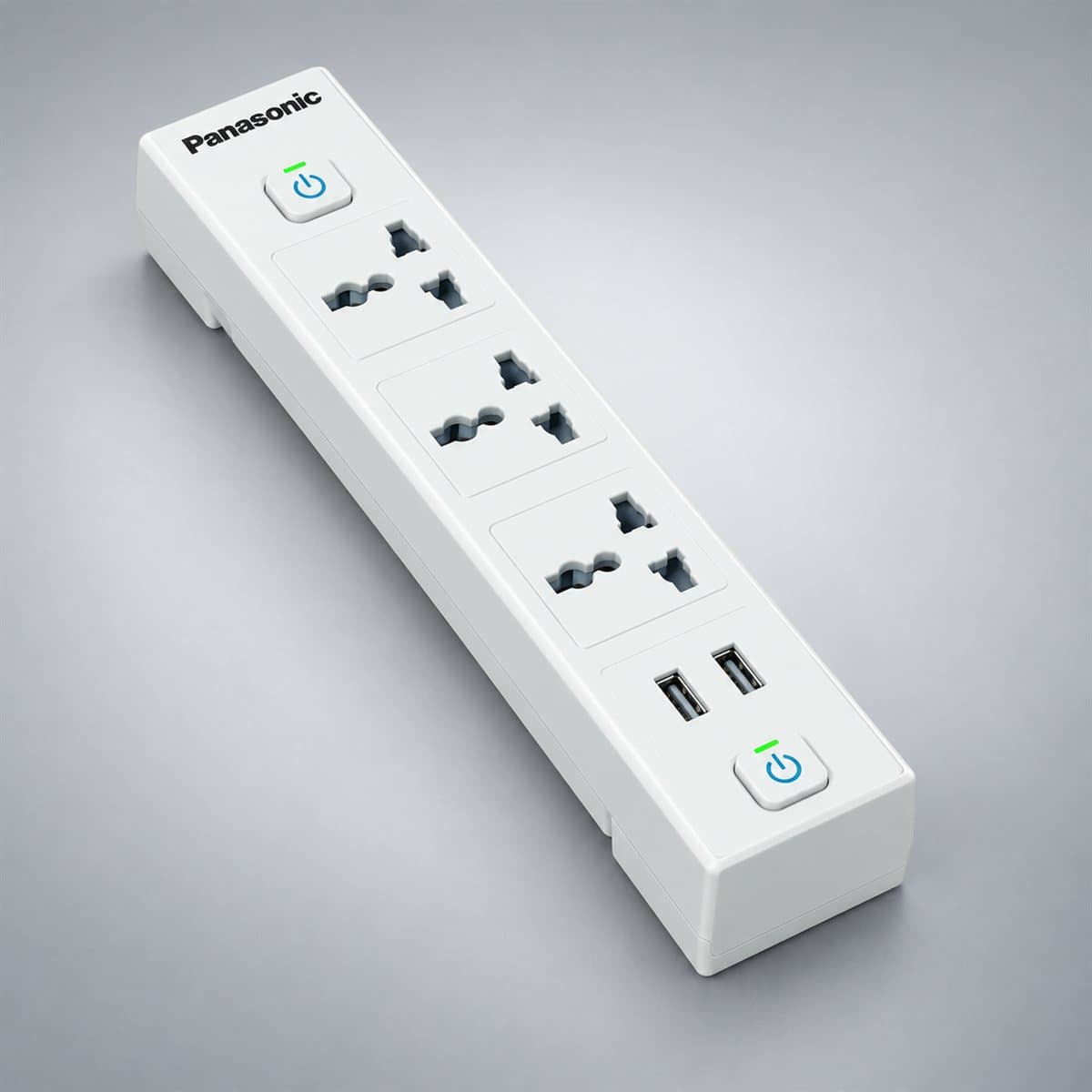 Ổ cắm có dây 3 ổ đa năng + 2 USB + 2 công tắc Panasonic chụp góc nghiêng 3/4, thấy rõ mặt và cạnh bên