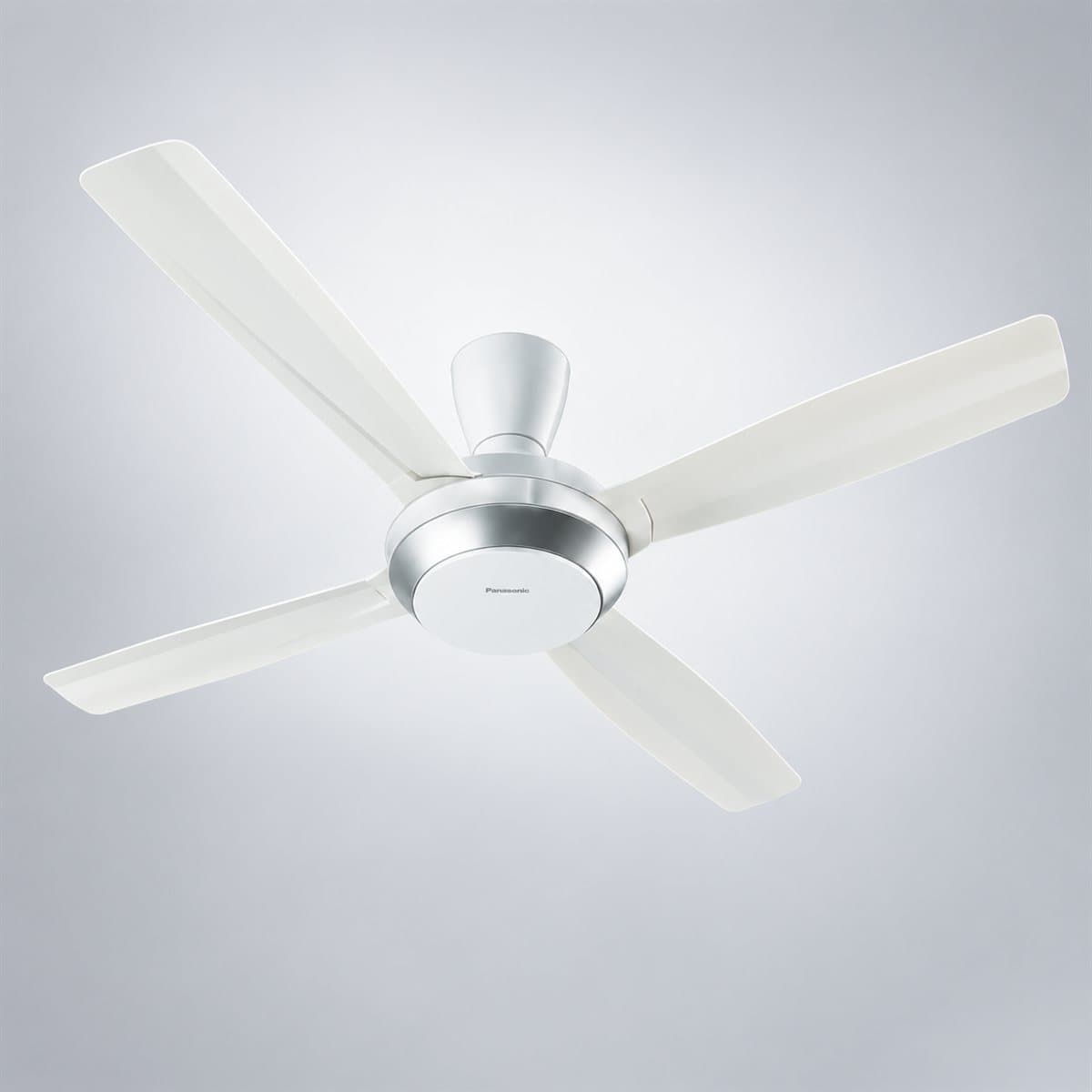 Quạt trần F-56XPG Panasonic chụp góc nghiêng 3/4, thấy rõ mặt và cạnh bên