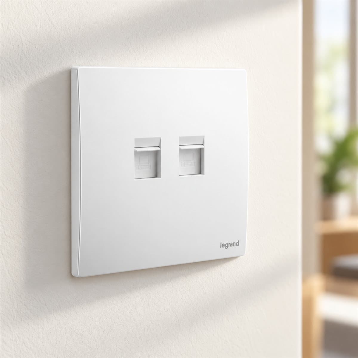 Ổ cắm mạng cat6 đôi Mallia Senses Legrand đã lắp đặt trong nhà