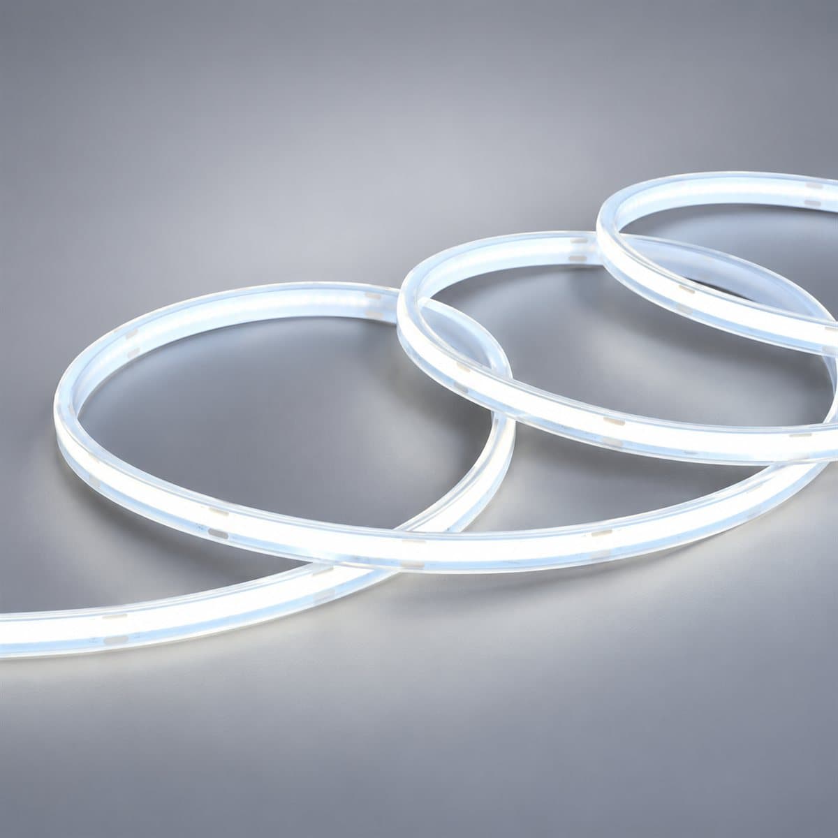 Đèn LED dây COB DC24V Panasonic chụp góc nghiêng 3/4, thấy rõ thân và cạnh bên