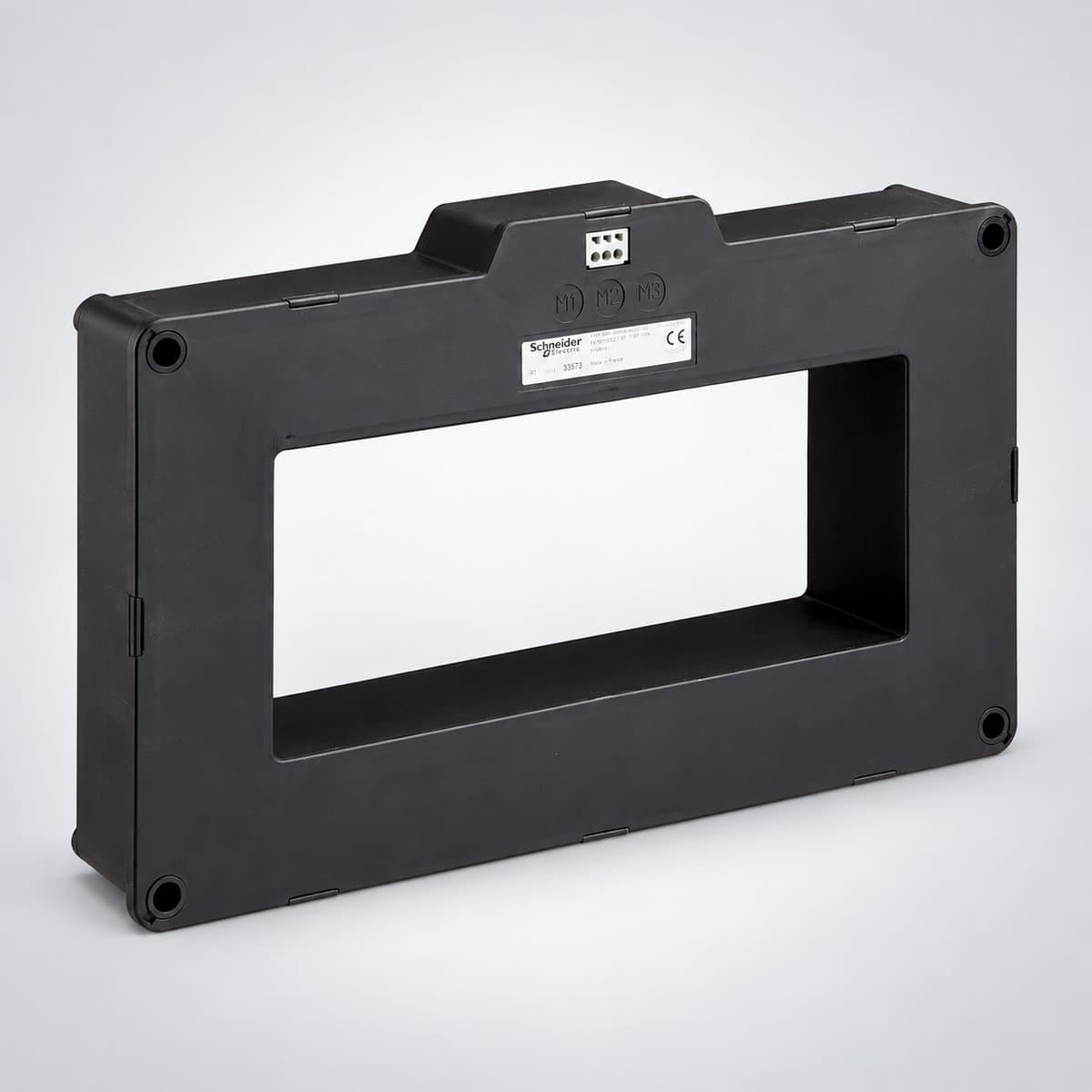 Cảm biến chữ nhật dòng rò cho MasterPacT MTZ Schneider chụp góc nghiêng 3/4, thấy rõ mặt và cạnh bên