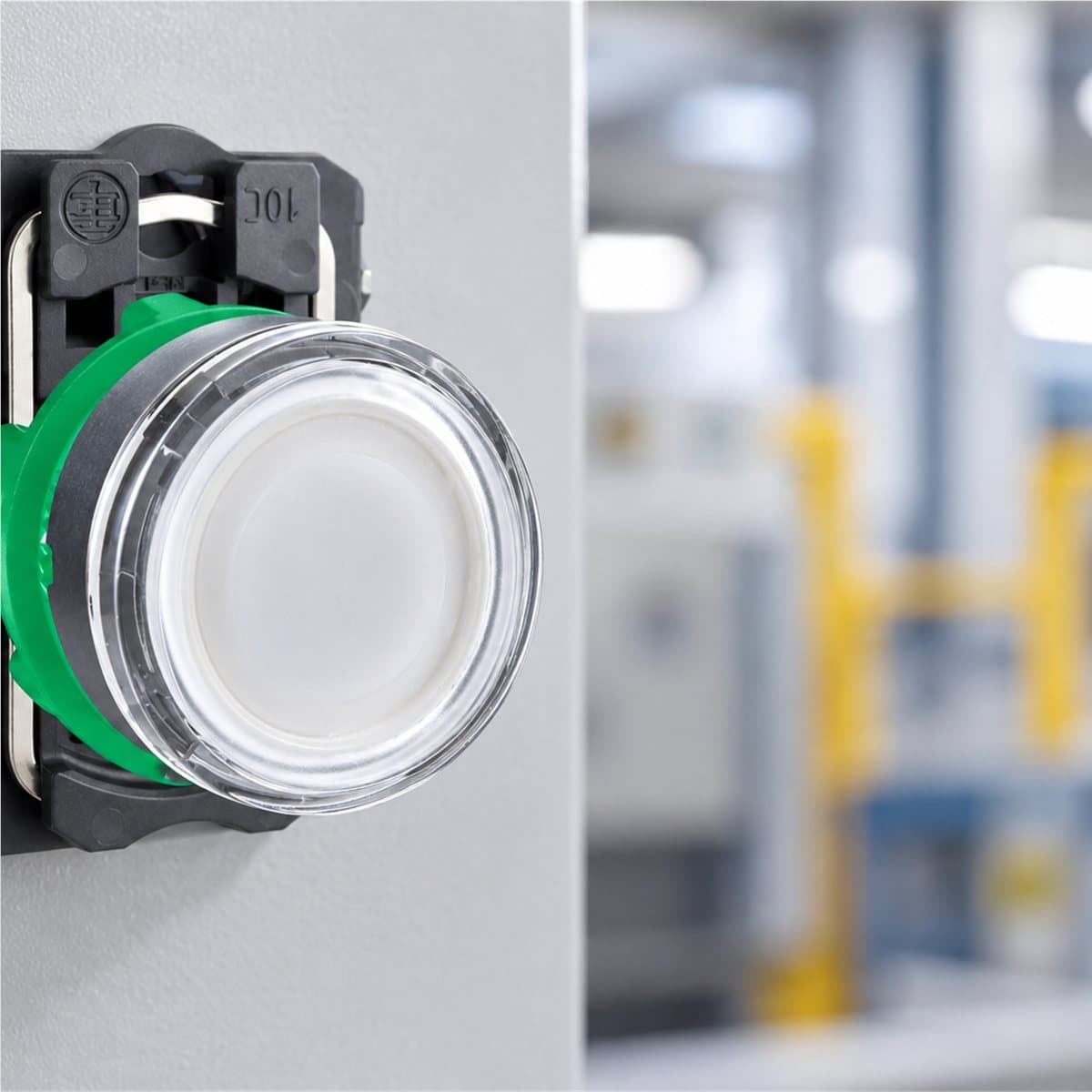 Nút nhấn đèn bóng BA9s trọn bộ Harmony XB5 Schneider đã lắp đặt trong nhà