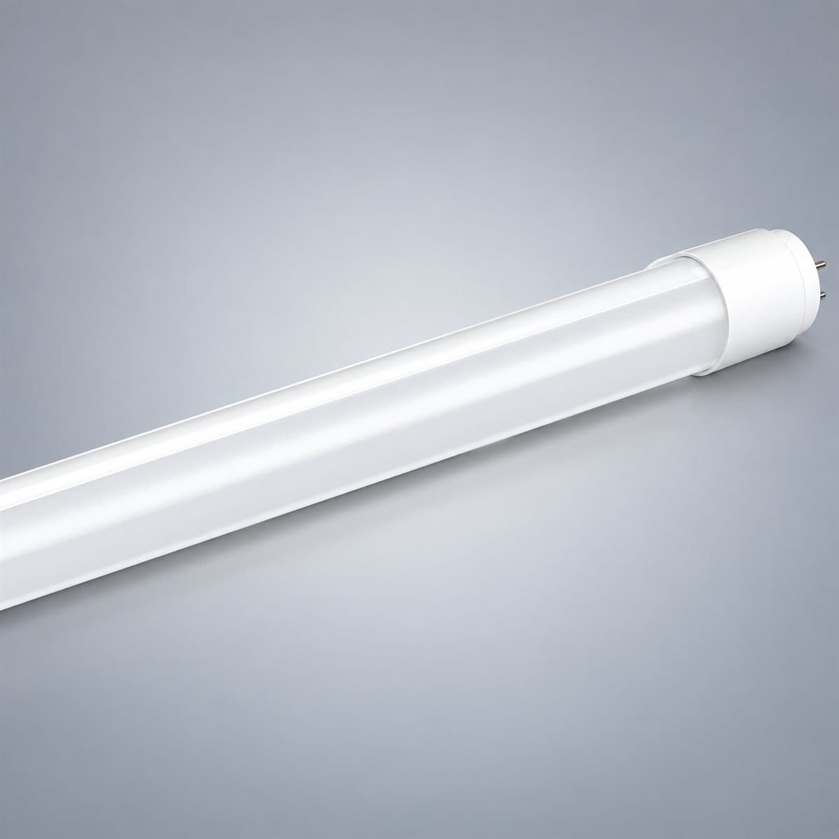 Đèn LED tuýp T8 Panasonic chụp góc nghiêng 3/4, thấy rõ thân và cạnh bên