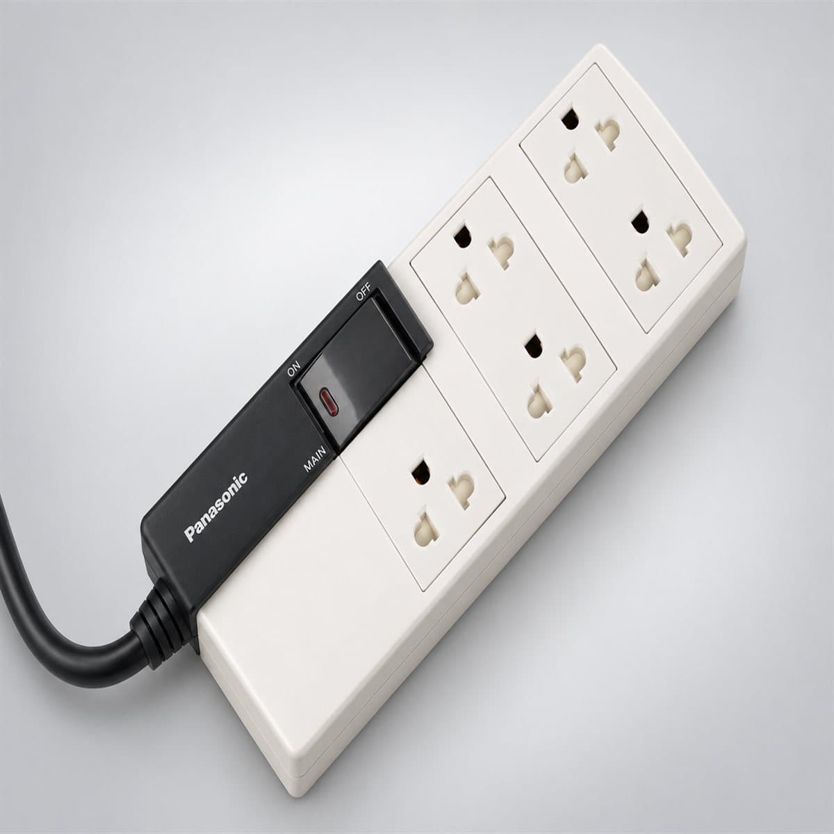 Ổ cắm có dây 5 ổ cắm, 1 công tắc, 3m Panasonic chụp góc nghiêng 3/4, thấy rõ mặt và cạnh bên
