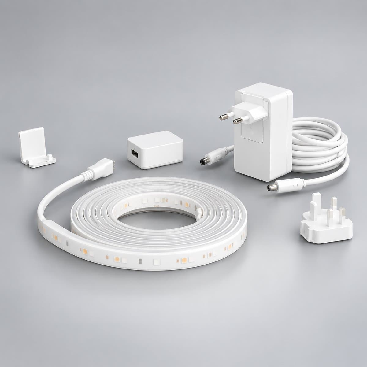 Dây LED thông minh Hue Lightstrip Plus V4 Philips chụp góc nghiêng 3/4, thấy rõ thân và cạnh bên