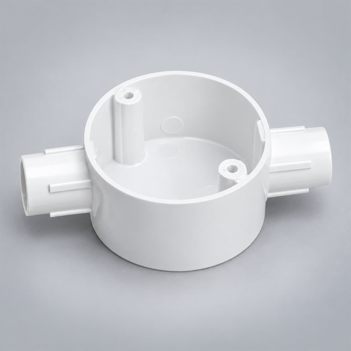 Hộp nối tròn 2 ngã thẳng ống luồn PVC Panasonic chụp góc nghiêng 3/4, thấy rõ mặt và cạnh bên