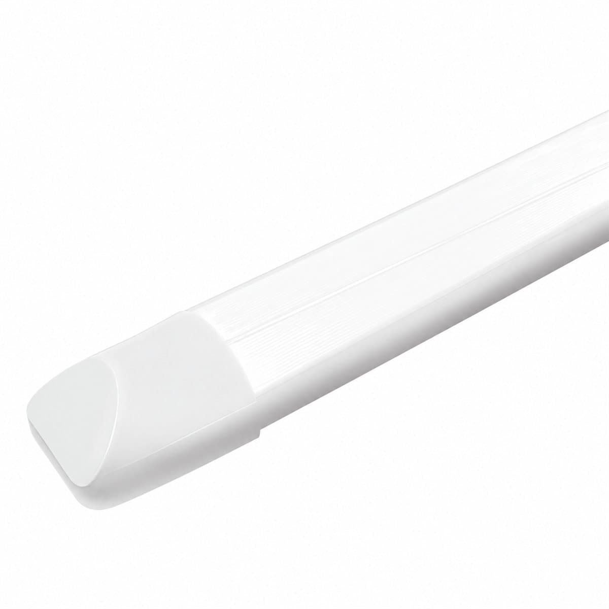 Đèn bán nguyệt ECO Panasonic trên nền trắng, ảnh sản phẩm chính diện