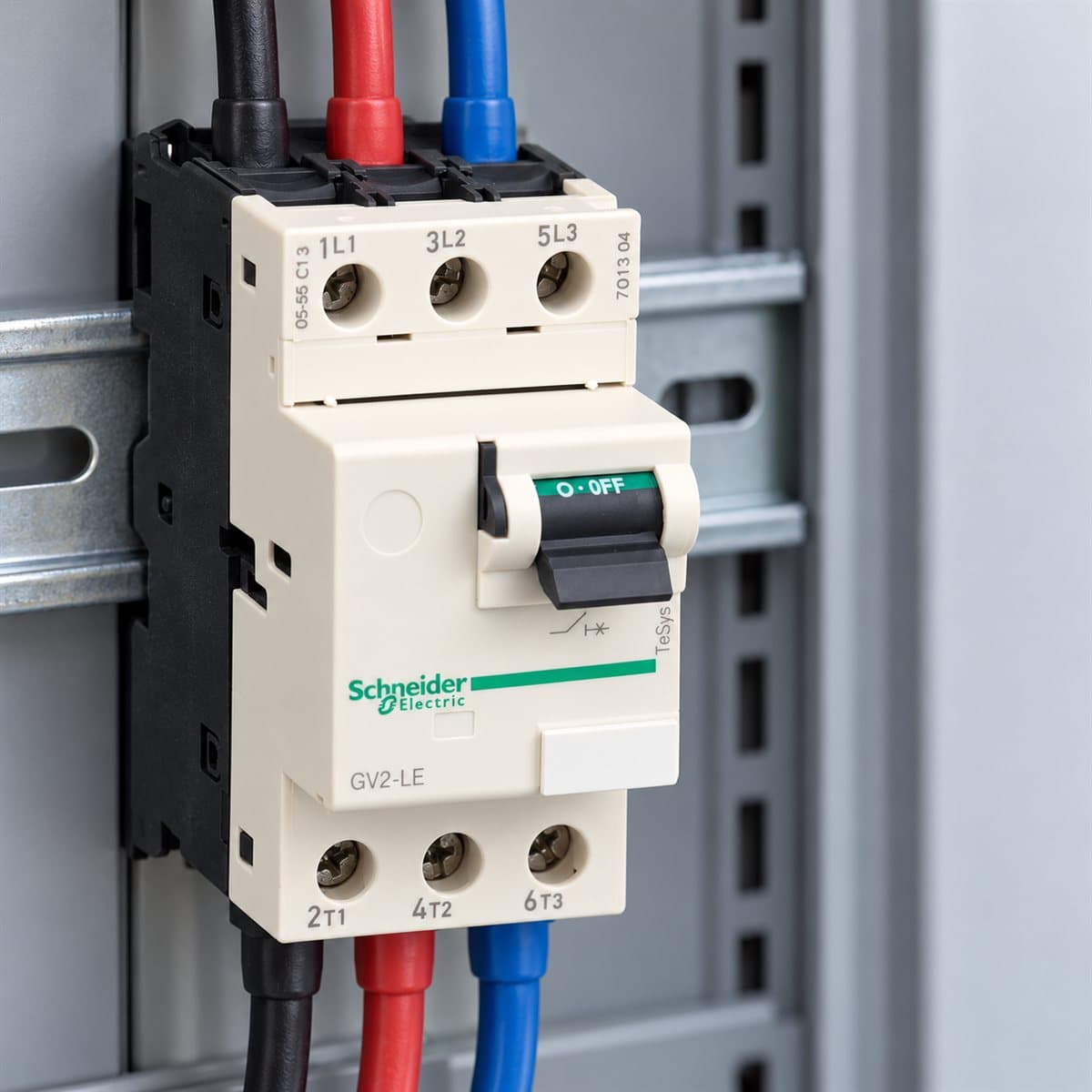 CB bảo vệ động cơ loại từ TeSys GV2LE nút nhấn Schneider đã lắp đặt trong nhà