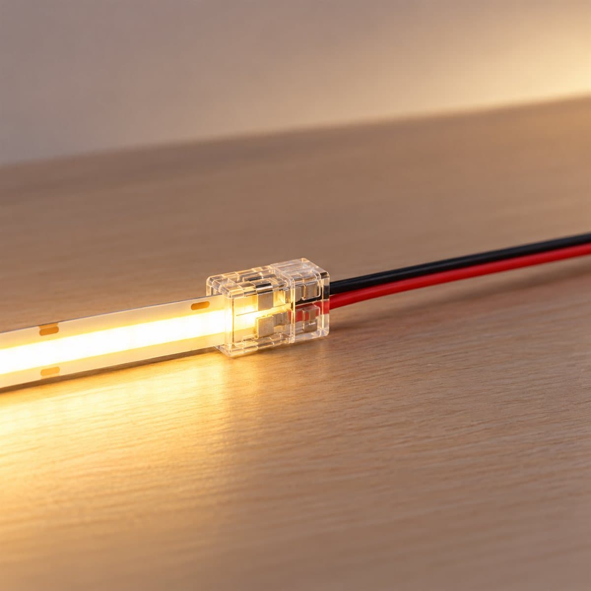 Khớp nối nguồn 15cm LED dây COB Panasonic đã lắp đặt, đang chiếu sáng