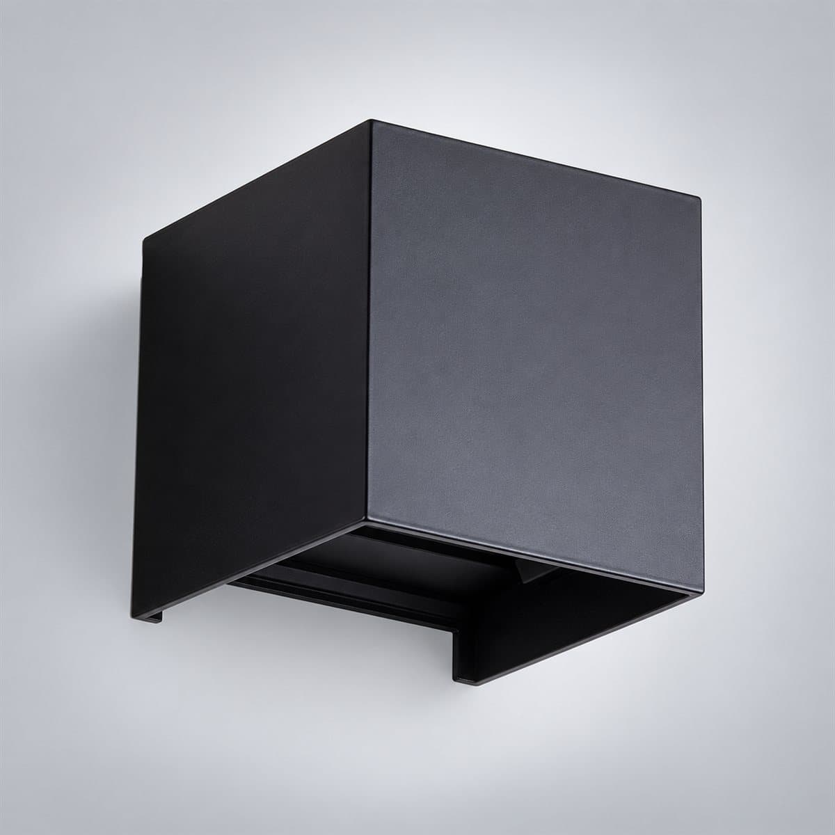 Đèn ngoài trời Stella NBLS13SQ Panasonic chụp góc nghiêng 3/4, thấy rõ thân và cạnh bên