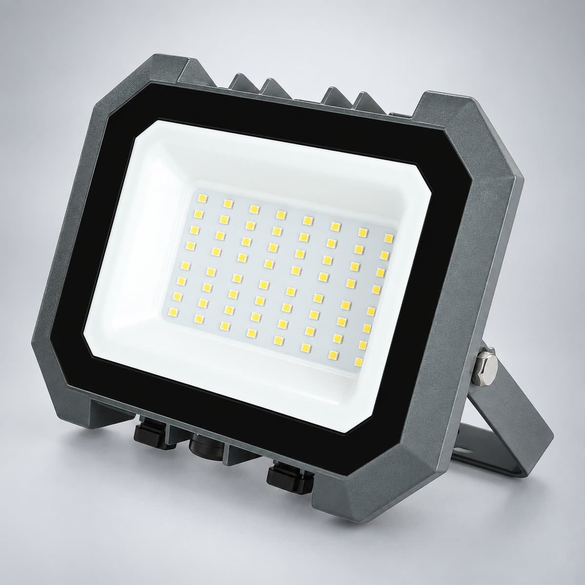 Đèn LED dây đổi màu, đèn pha Tech Panasonic chụp góc nghiêng 3/4, thấy rõ thân và cạnh bên