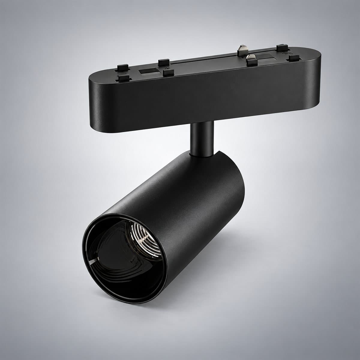 Đèn tracklight nam châm Panasonic chụp góc nghiêng 3/4, thấy rõ thân và cạnh bên