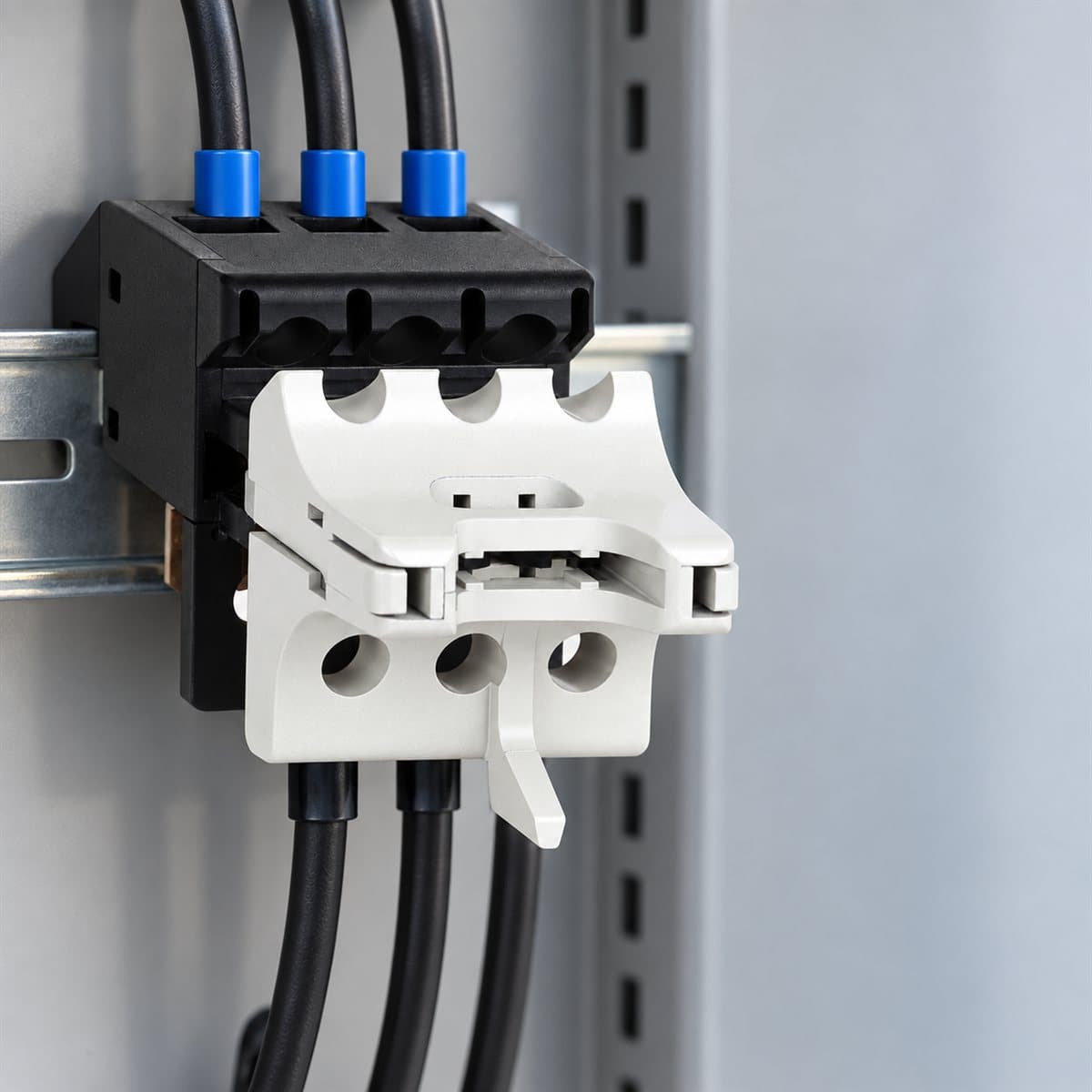 Phụ kiện TeSys GV2 GV2AK00 Schneider đã lắp đặt trong nhà
